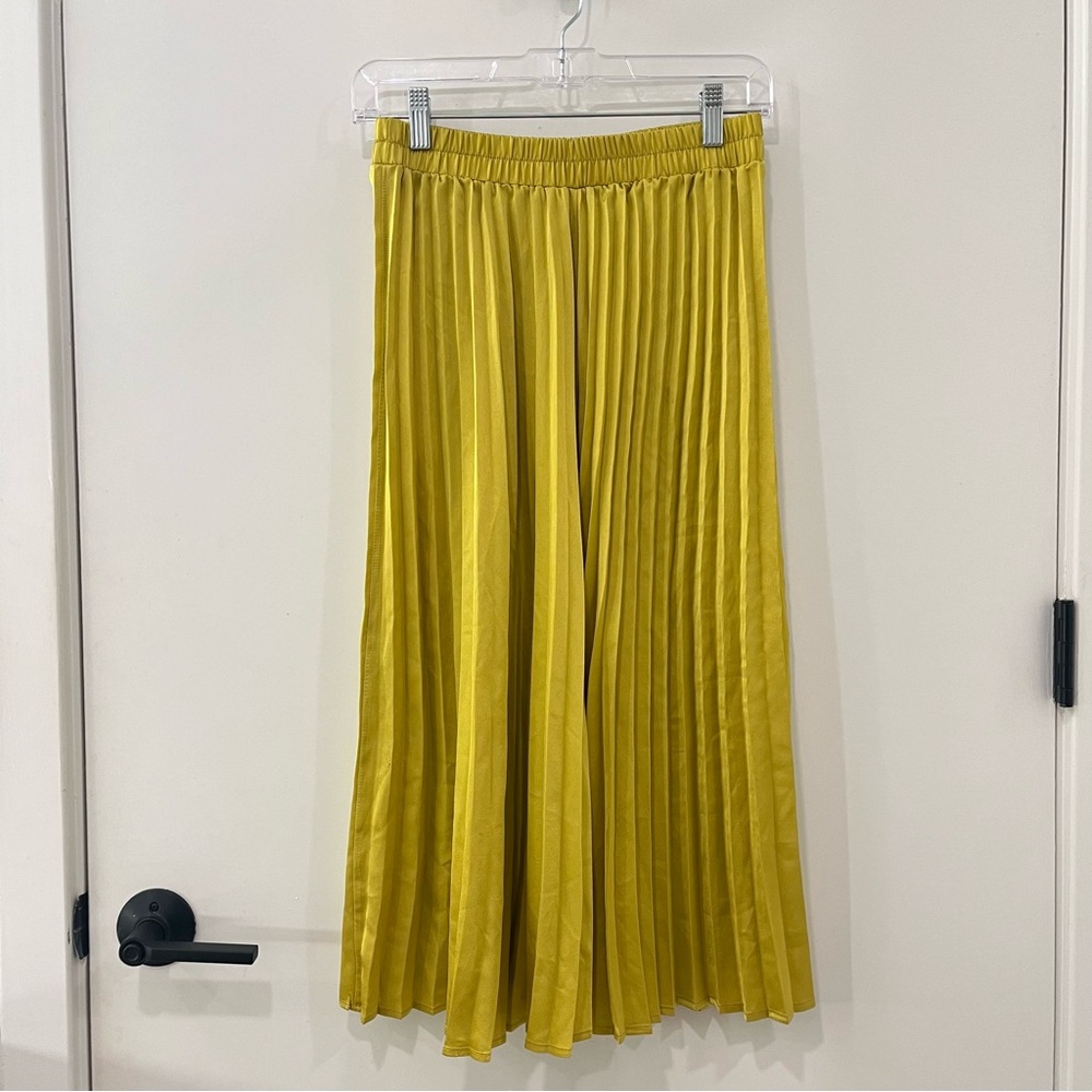 Sadie & Love Yellow Pleated Midi Skirt Small EUC